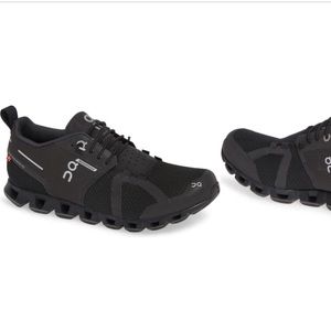 On Cloud Waterproof  running shoes